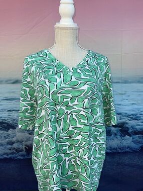 Chico’s Green Leaf Print V-Neck